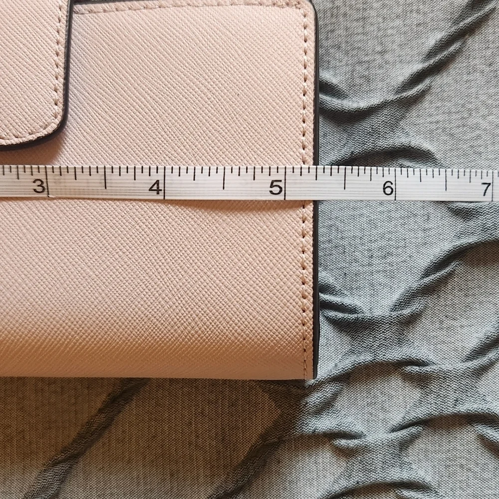 Michael Kors Cream Wallet - Picture 4 of 5